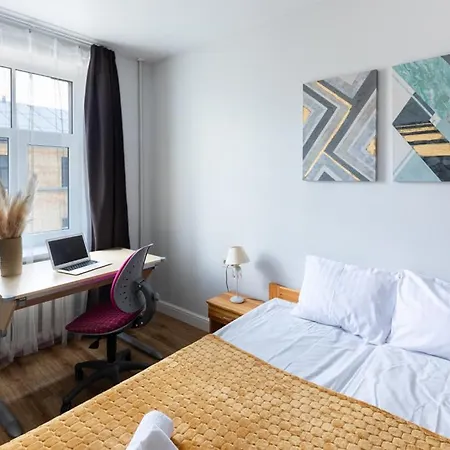 Cozy 2 Bedroom In Centre Ryga