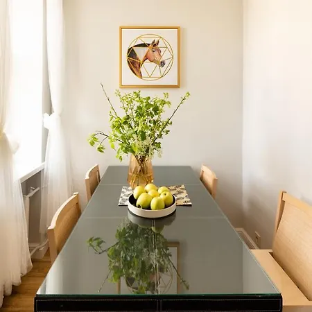 Apartament Cozy 2 Bedroom In Centre